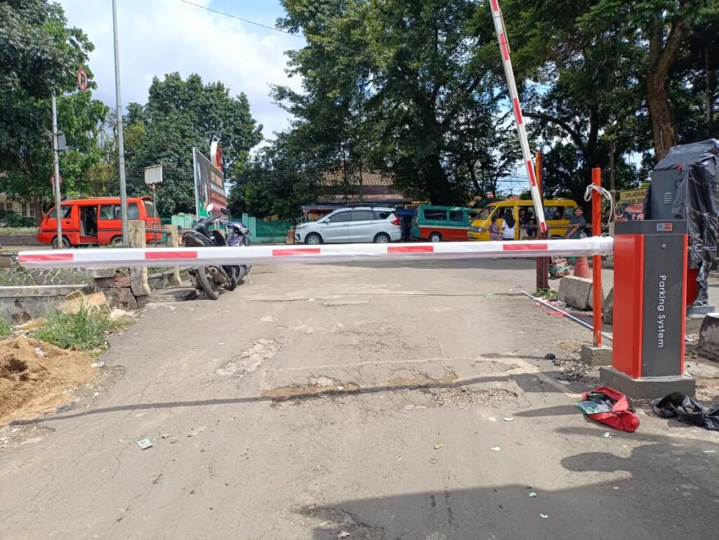 palang parkir otomatis pasar (1)